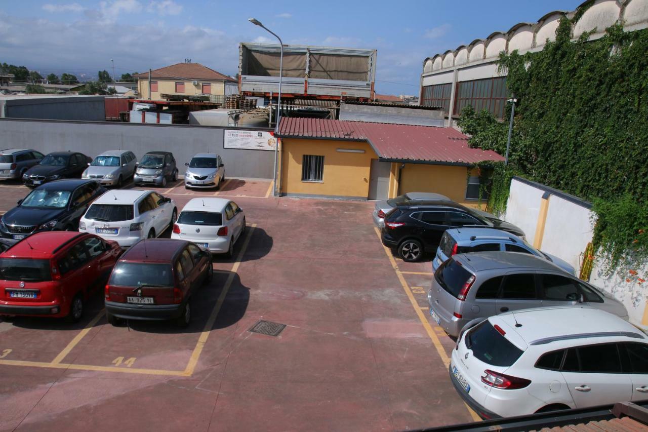 Etna Parking Hotel Catania Bagian luar foto